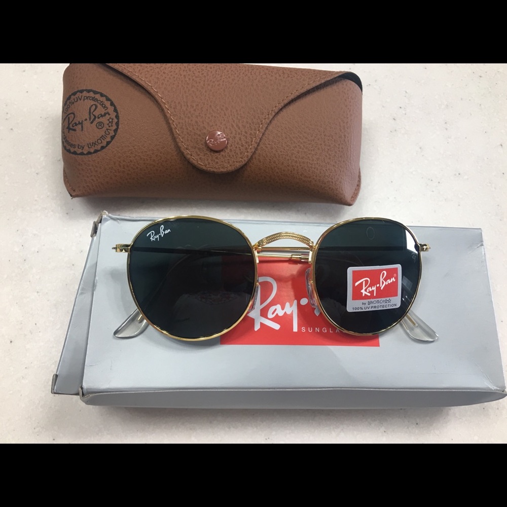 Round RayBan sunglasses 😎